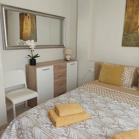 Townhouse El Camison شقة *